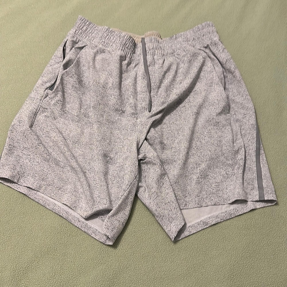 LuluLemon 7” Linerless Pacebreaker Grey Size Large